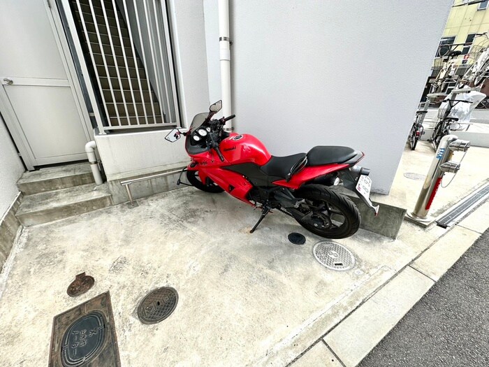 バイク置き場 Felis塚本