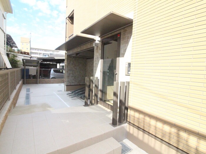 エントランス部分 ハイツ　ユベーレン