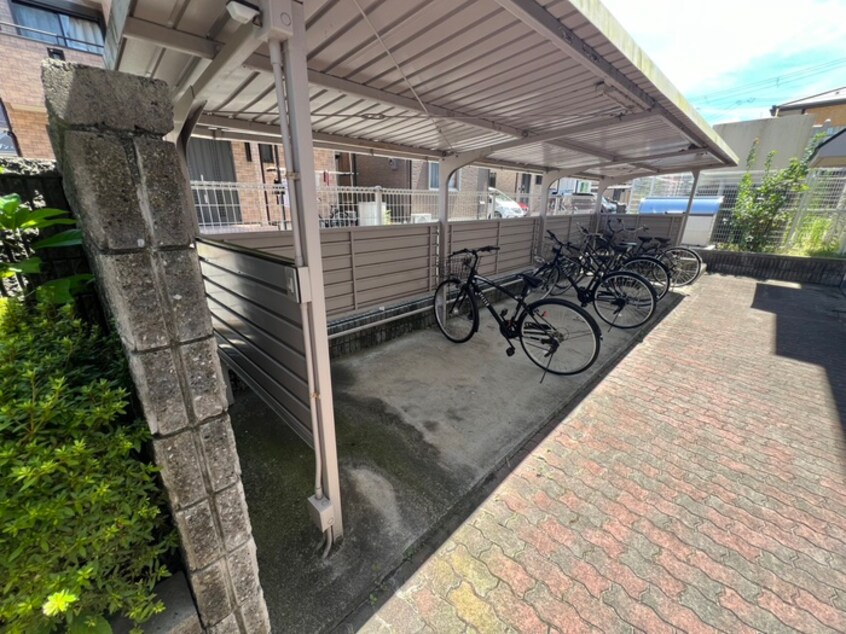 駐輪場 エフロ－ド西田