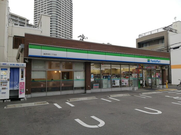 ファミリーマート(コンビニ)まで80m ﾌﾟﾛｼ-ﾄﾞ大阪EASTｱｸｱ･ﾗ･ﾌｫﾝﾃ(509)