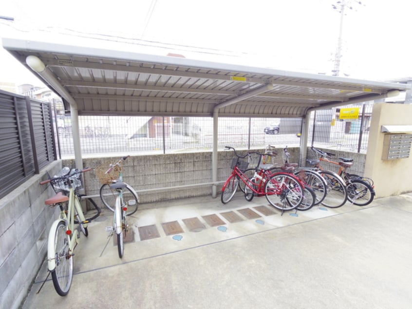 駐輪場 ラ・グラシュ－ズ