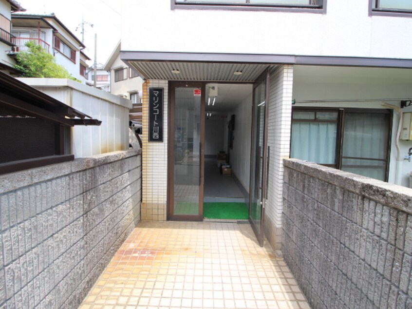 エントランス部分 マリンコート川西