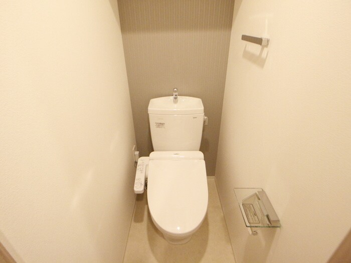 トイレ ﾌｧｰｽﾄﾌｨｵｰﾚ難波ｸﾚｼｱ(206)