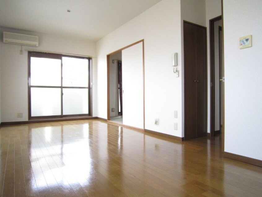 居室 ベルデュ－ル伊丹