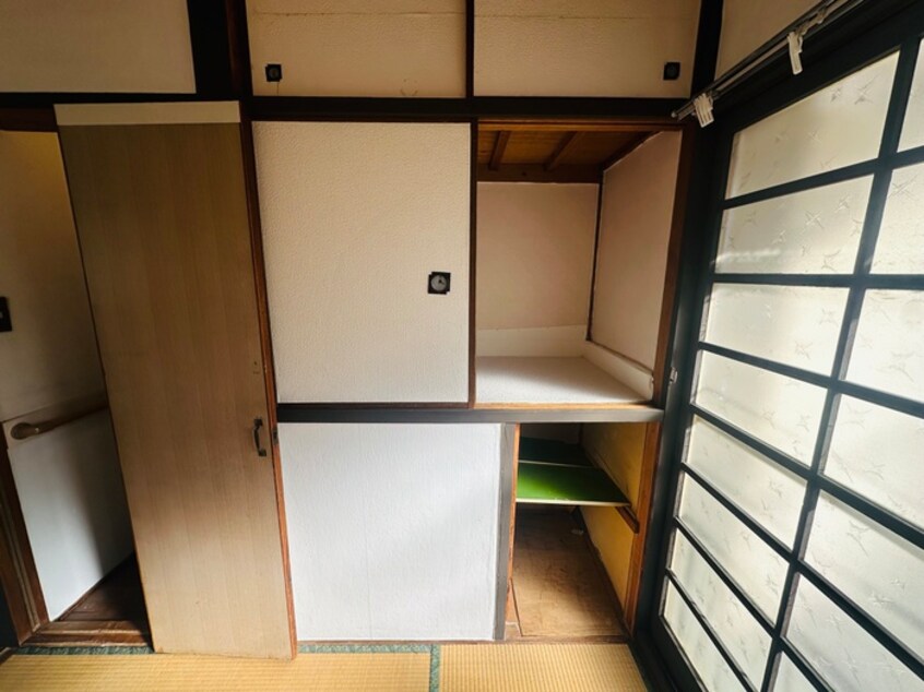 収納 日野町貸家西