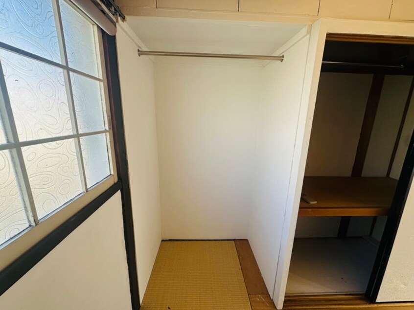 収納 日野町貸家西