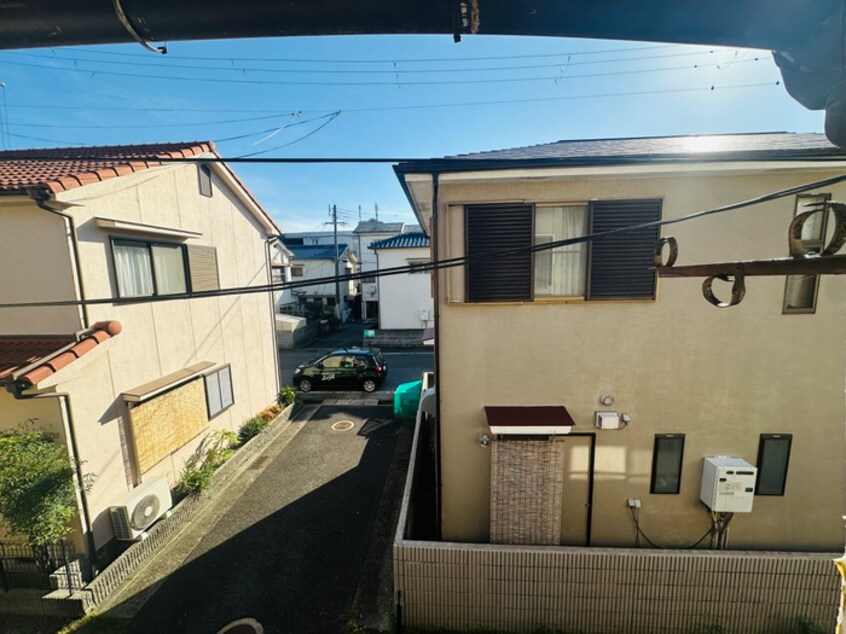 室内からの展望 日野町貸家西