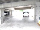 駐車場 ﾒｿﾞﾝ･ﾁｪﾘｰ･ｱｳﾞｪﾆｭｰ