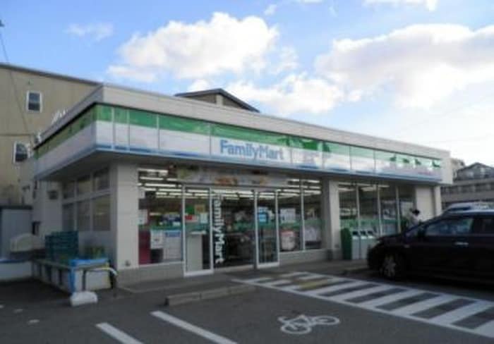 ファミリーマート(コンビニ)まで340m 浅尾ハイツ東