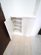 靴箱 ベルヴィ江坂公園