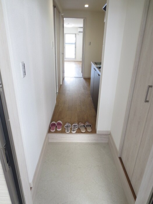 玄関 クリエオーレ諸福