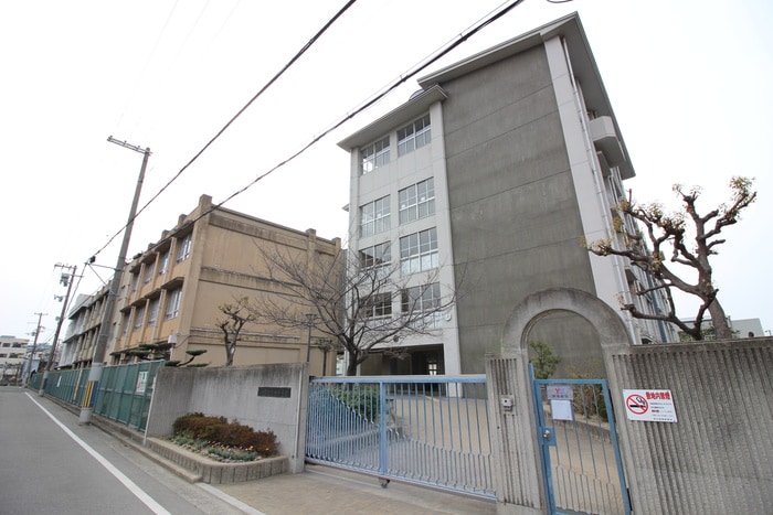 堺市立月洲中学校(中学校/中等教育学校)まで680m フェリシアパレス堺
