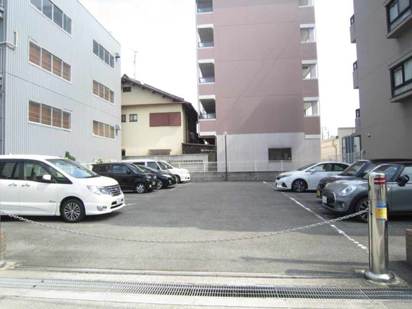駐車場 サンマ－ル平野