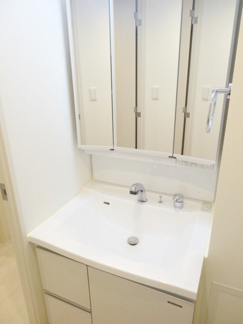 洗面 SERENITE梅田北～Premium～