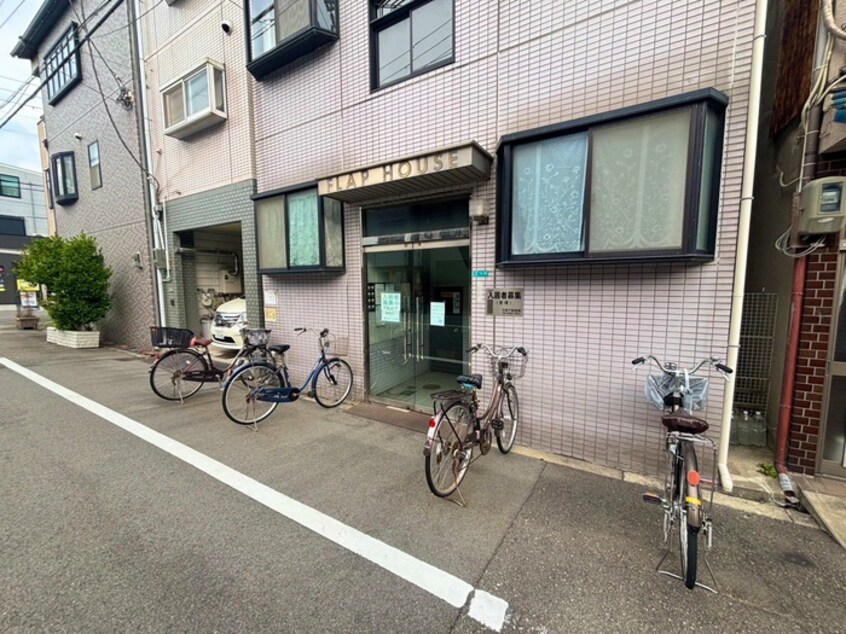 エントランス部分 フラップハウス
