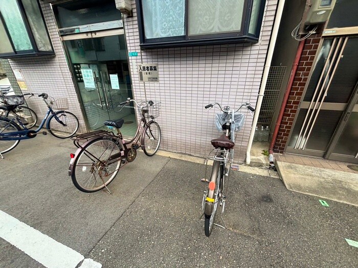 駐輪場 フラップハウス