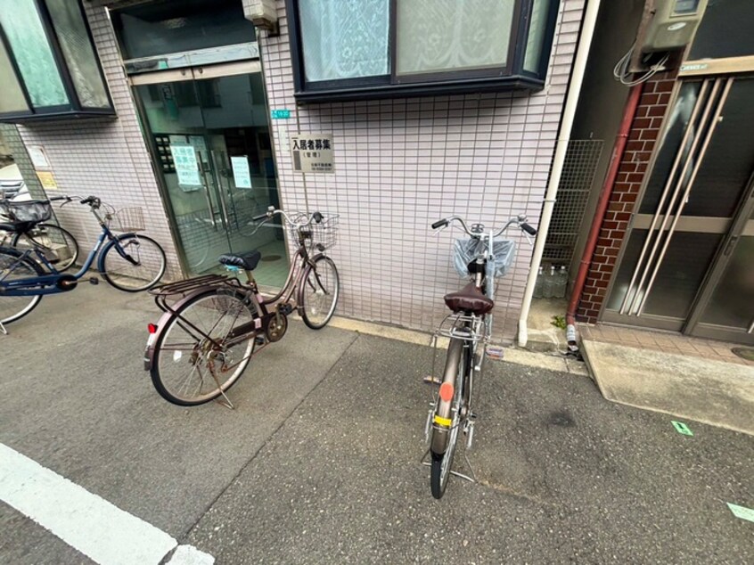 駐輪場 フラップハウス