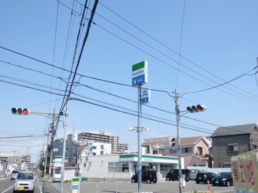 ファミリ－マ－ト(コンビニ)まで240m エンゼル・サチ岸和田