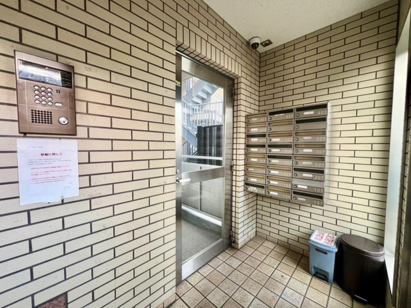 エントランス部分 ドミール東山