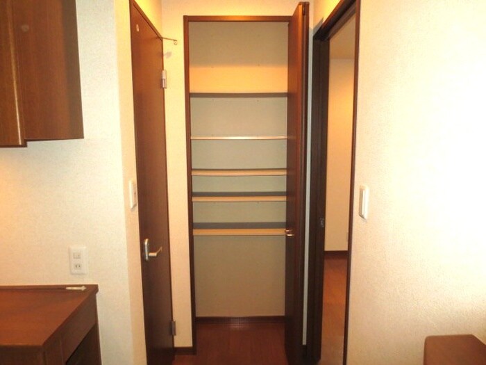 収納 アヴェニ－ル仁川