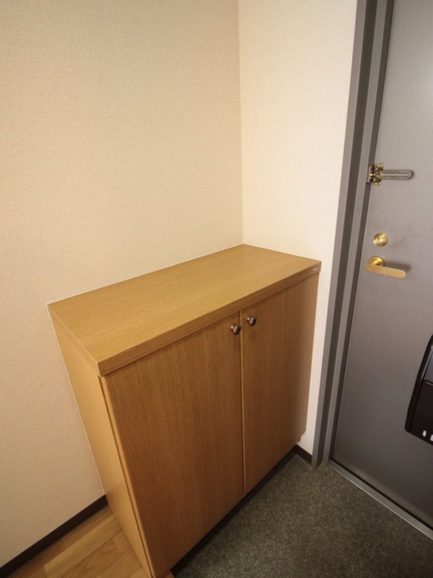 玄関 ウエストコ－ポ