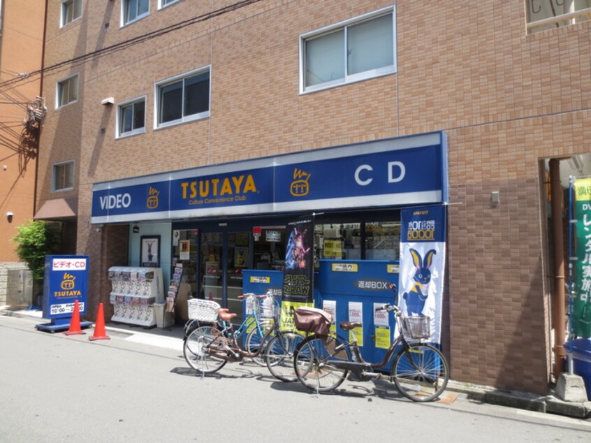 TSUTAYA塚本駅前(ビデオ/DVD)まで716m プラム・サン