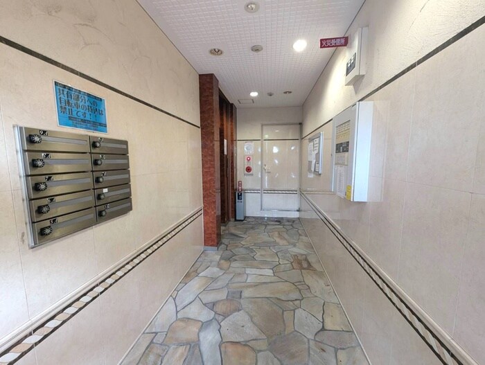 エントランス部分 シンエイアド大通りビル