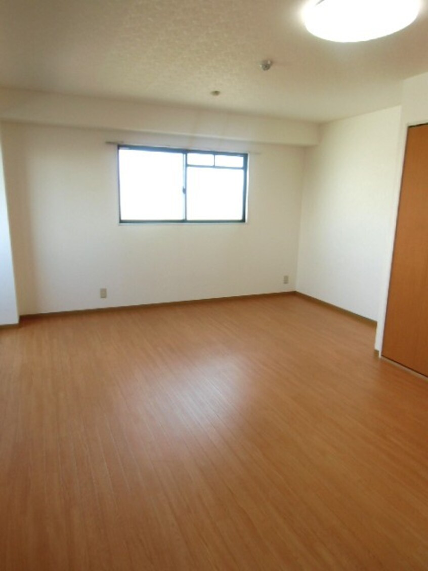 居室 シンエイアド大通りビル