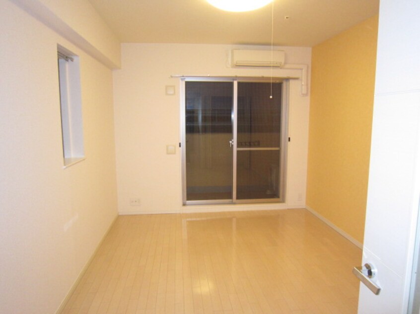 居室 ｸﾗｳﾝﾊｲﾑ北心斎橋ﾌﾗﾜ-ｺ-ﾄ