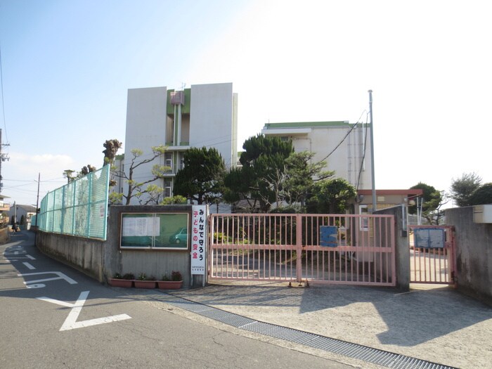 松原小学校(小学校)まで500m sha Maison保