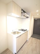 キッチン ﾌﾟﾚｻﾝｽOSAKA西中島ﾘｴｿﾞﾝ(702)