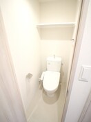 トイレ ﾌﾟﾚｻﾝｽOSAKA西中島ﾘｴｿﾞﾝ(702)