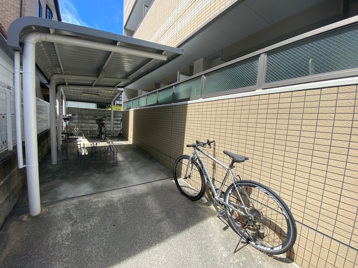 駐輪場 ポレ－ル新石切