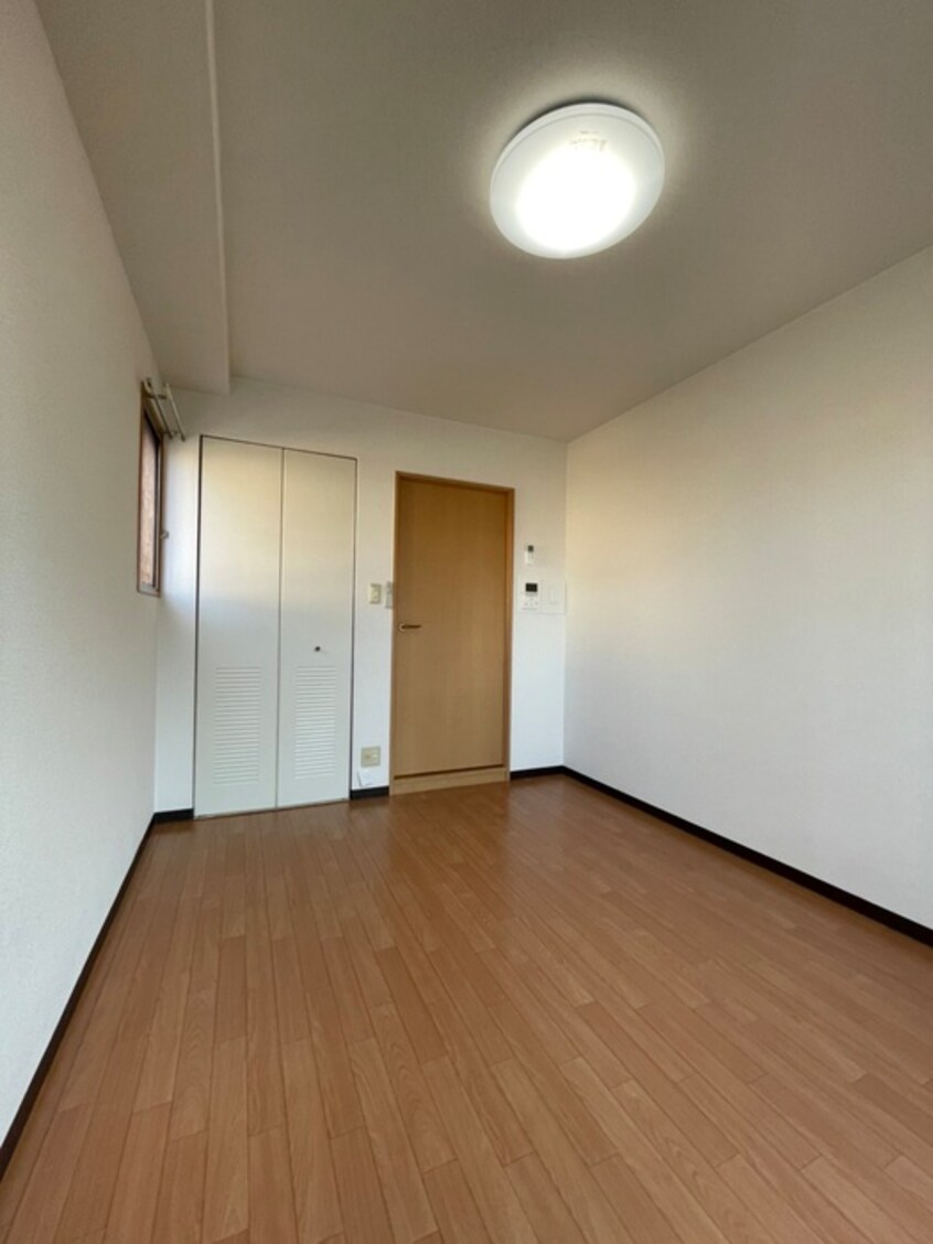 居室 ポレ－ル新石切