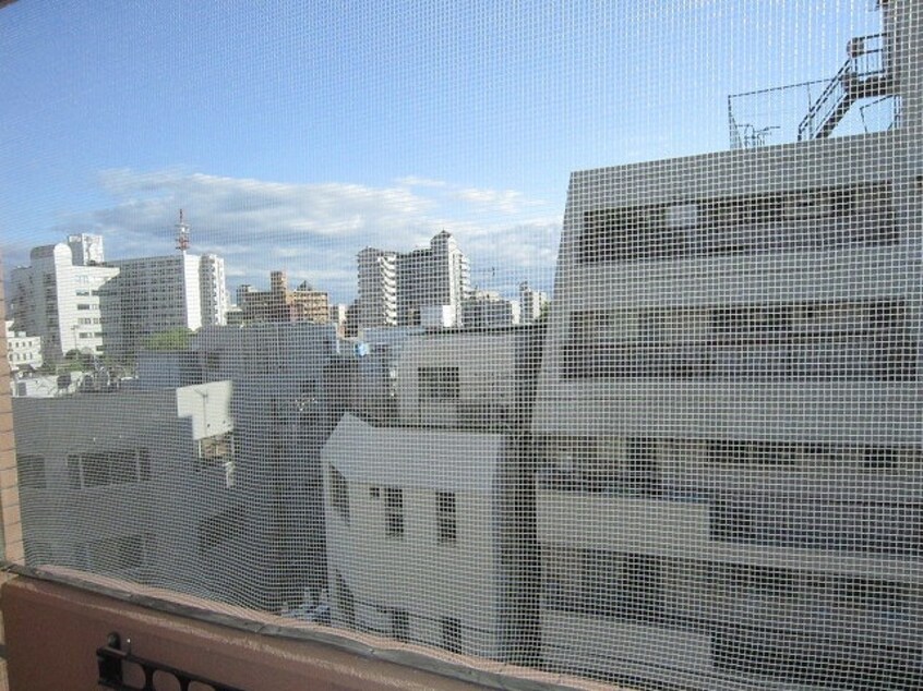 室内からの展望 リアルテ湊川公園
