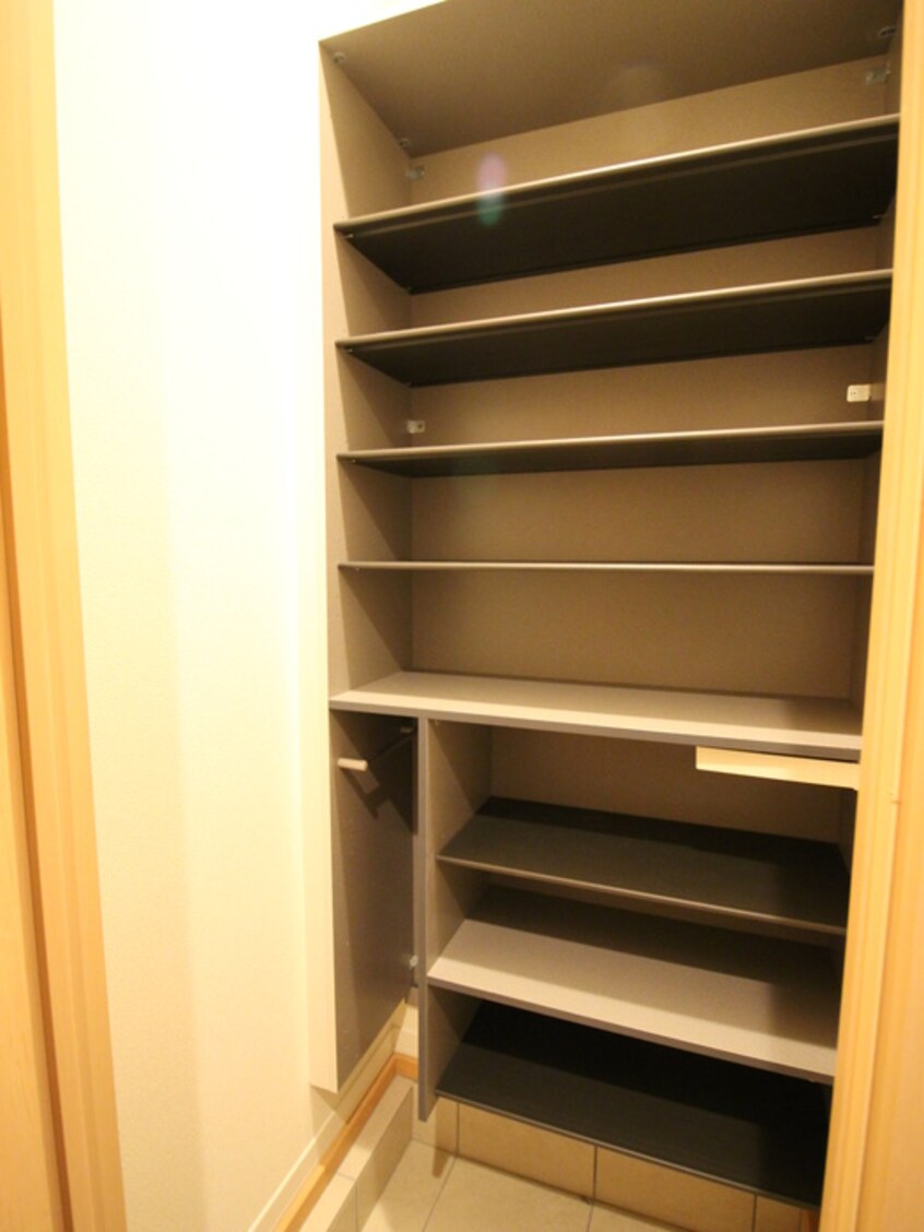 靴箱 Grand briller