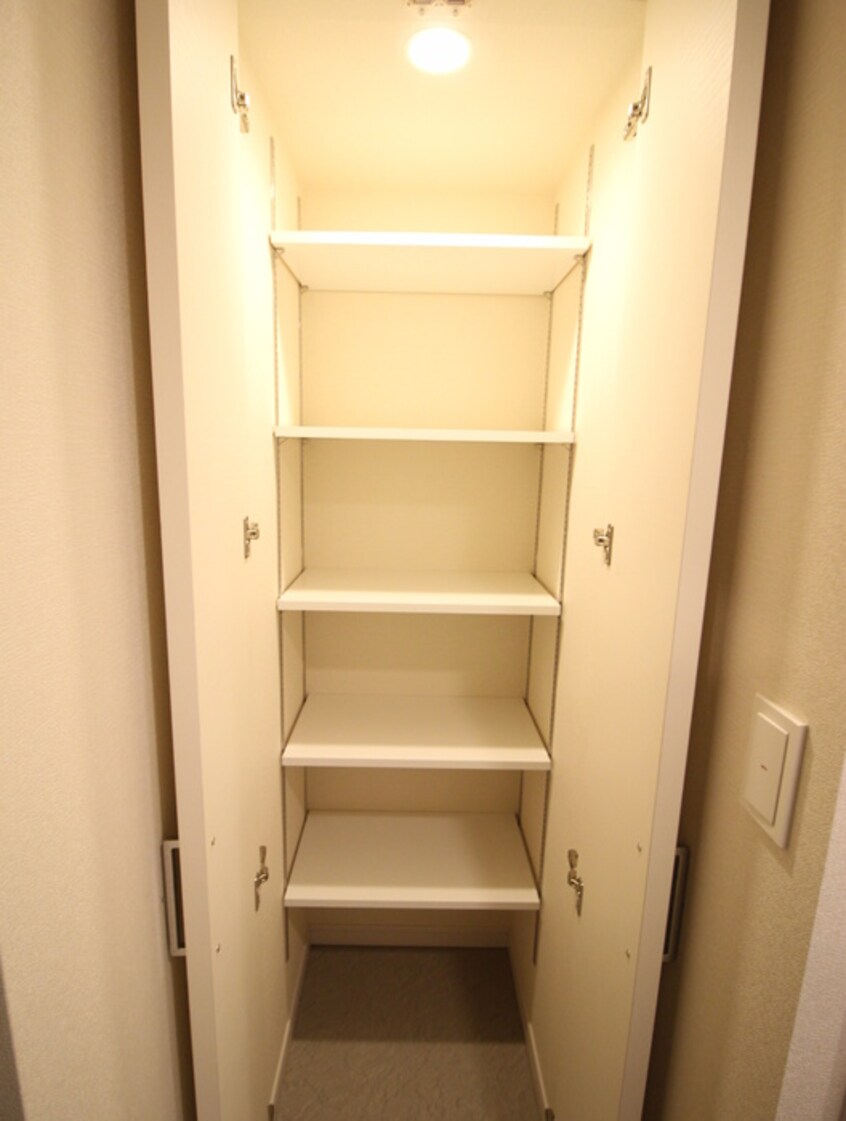 靴箱 プレサンス谷町九丁目駅前(918)