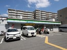 ファミリーマート豊中少路店(コンビニ)まで338m グリ－ンロ－タスⅡ