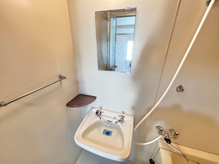 洗面 シロハイヌ湯里