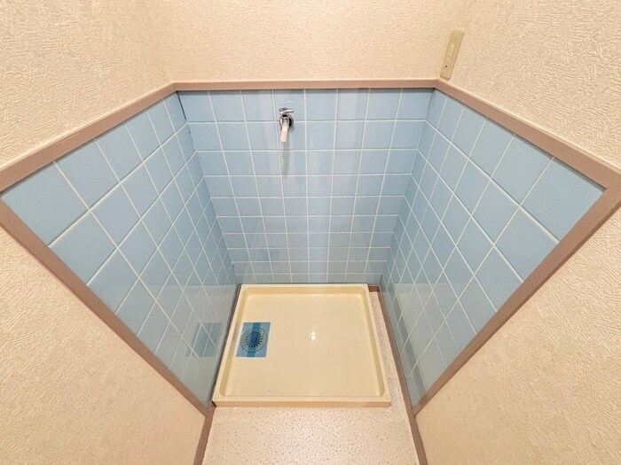 洗濯機置場 シロハイヌ湯里