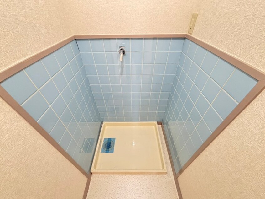 洗濯機置場 シロハイヌ湯里