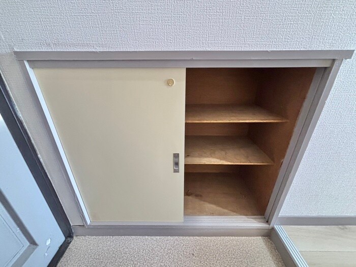 靴箱 シロハイヌ湯里