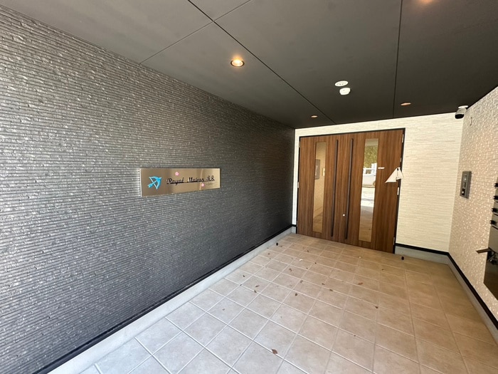 エントランス部分 Royal Maison 城東