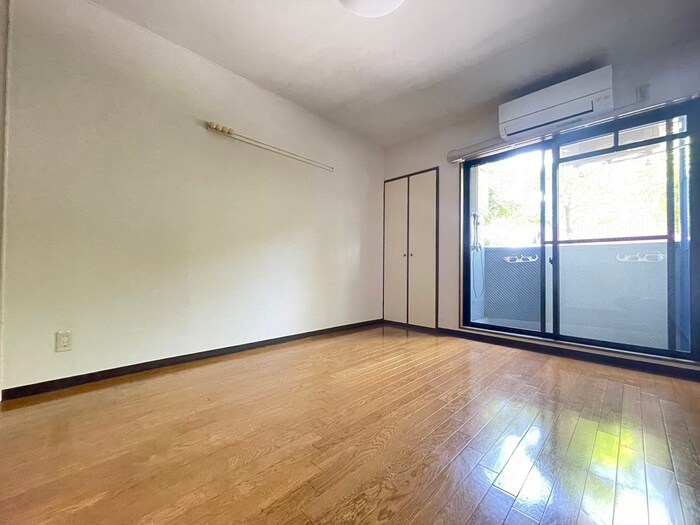 居室 ロイヤルマンション百済