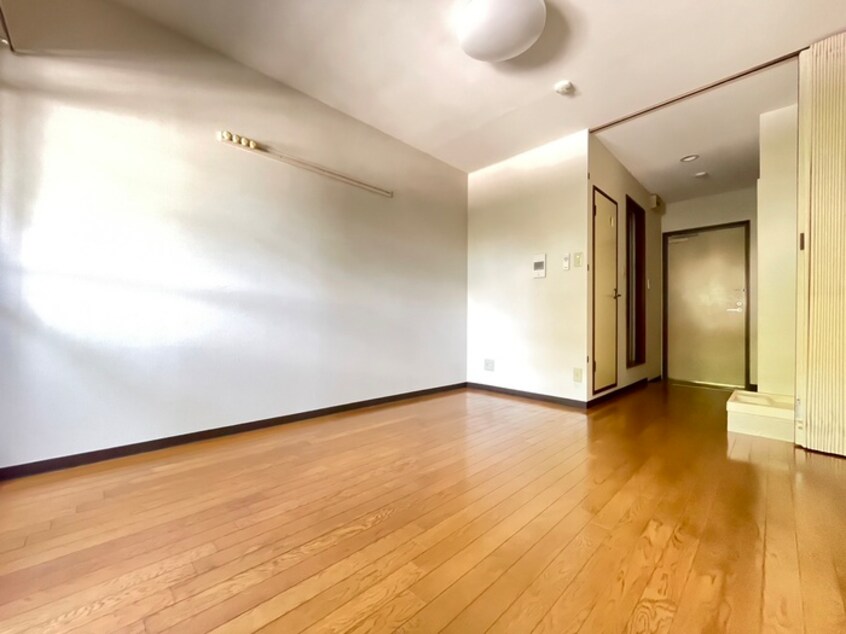 居室 ロイヤルマンション百済