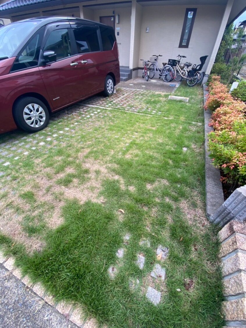 駐車場 ロイヤルコントラーダ