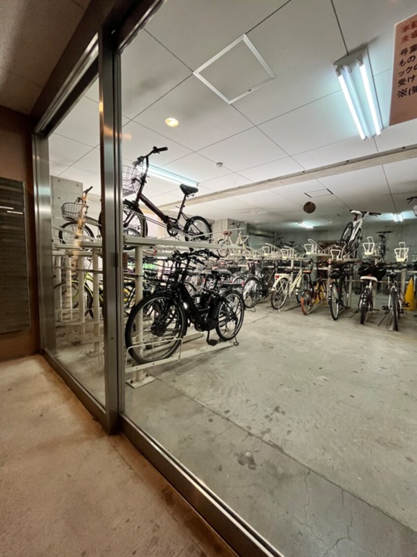 駐輪場 大阪PRESTIGE　ACCOMMODATION