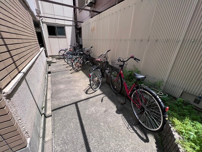 駐輪場 アミティ平野