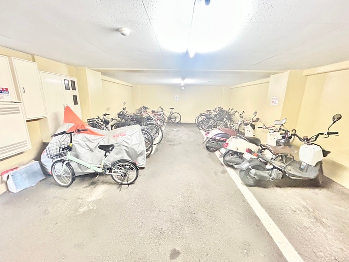 駐輪場 グラン・リヴィエール西京極