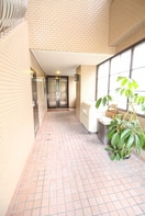 エントランス部分 メゾン松岡